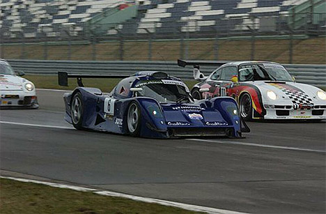 Stealth B6 under et løb i Rhino’s GT-serien